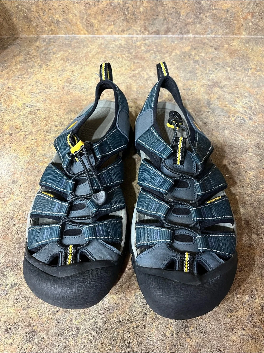 KEEN Newport H2 Sandals Navy Grey Closed Toe Water Hiking Men’s Sz 10 Vacation